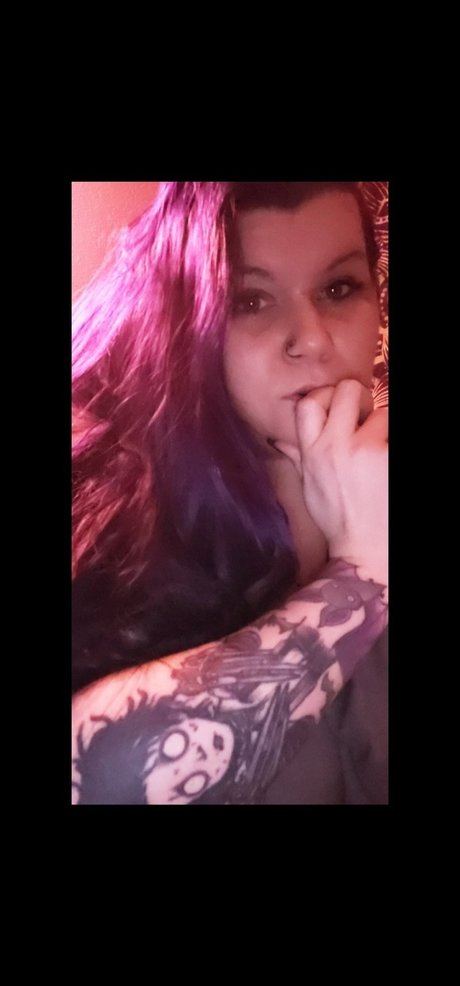 Nikki Phoenix pornstar naked pictures