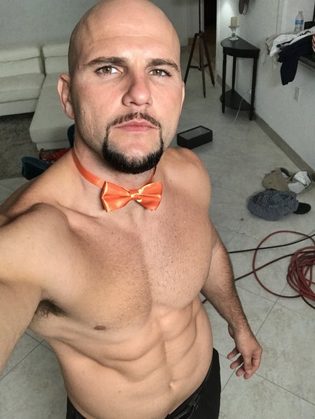 Onlyjmac model naked pictures