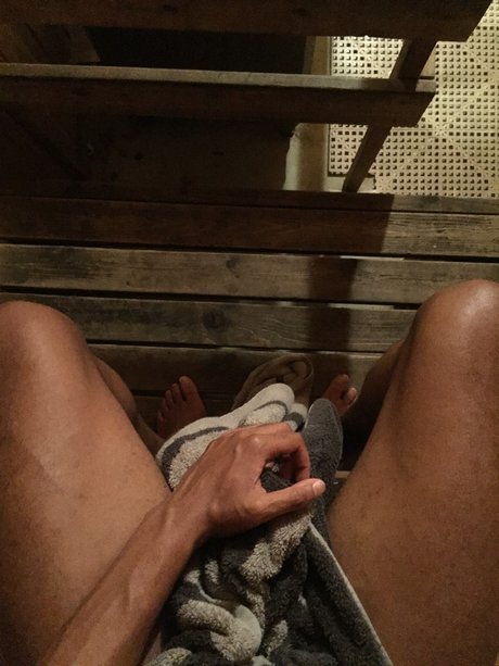 G O L D E N_ model best image