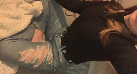 Scarlett June nude actress picture