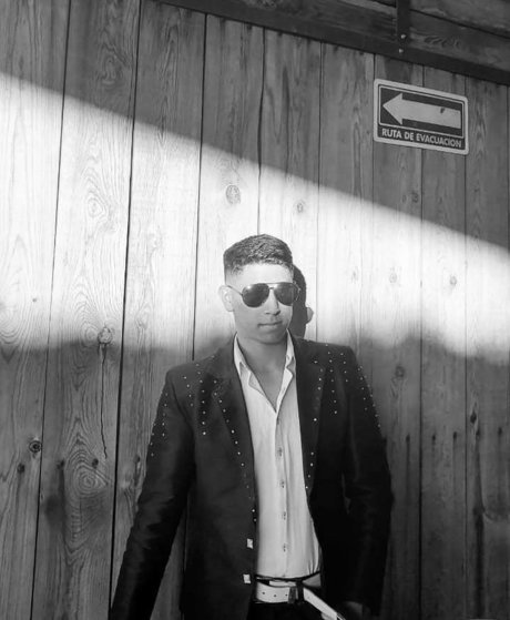 milf glasses onlyfans top image