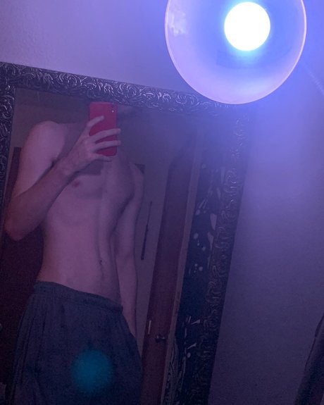 Riley Ruk beautiful actress img