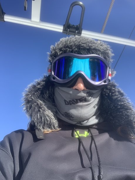 Elonbust sexy actress photos