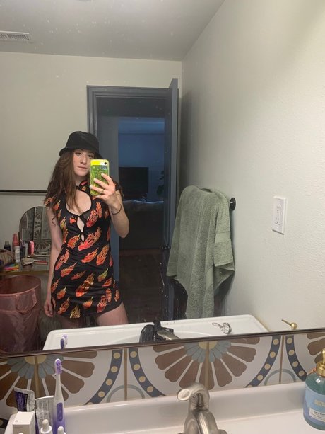 Retro Russian Doll exclusive pornstar photo