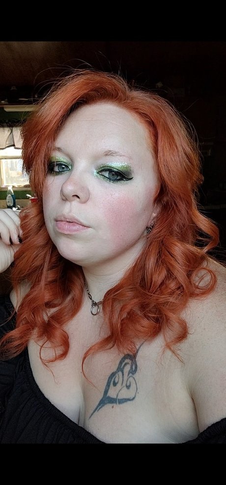 RedWolfIvy adult model gallery