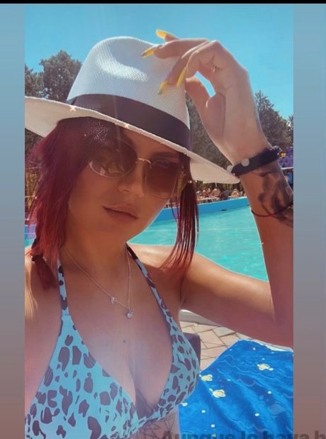 Red Panther nude actress photo