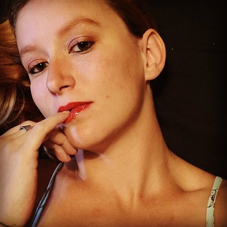 RedBikerPhoenix nice actress pic