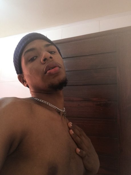 Manuxxx porn model pic