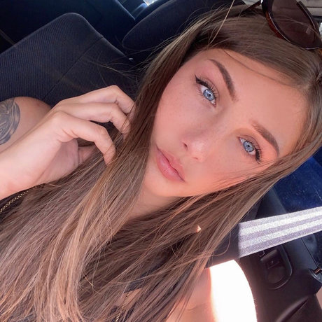 Manuela Elena_ high quality model gallery