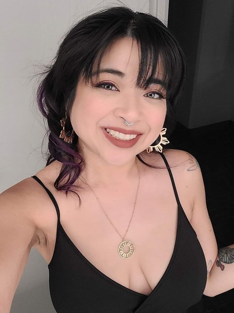 Manila Sunrise sexy pornstar gallery