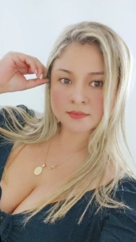 Andrea Leyton model perfect pic