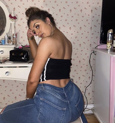 MarleyxS erotic actress picture