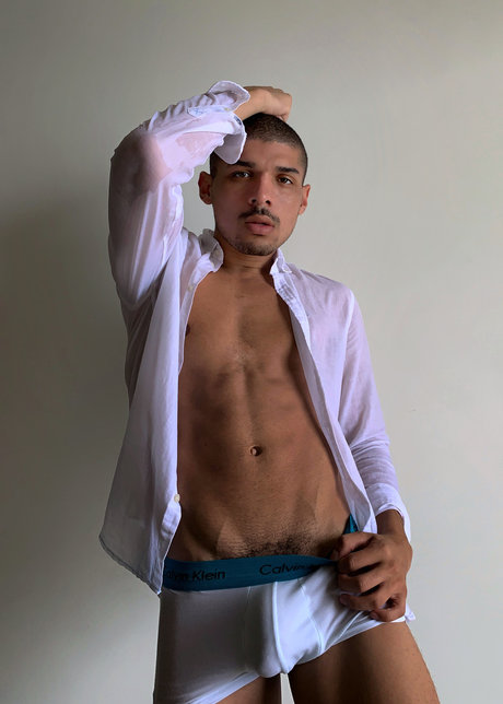 Mark Guz sexy actress image