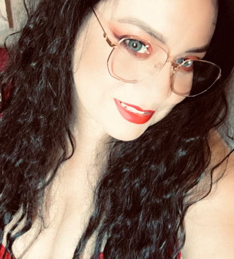 Anika Magia hd actress pictures