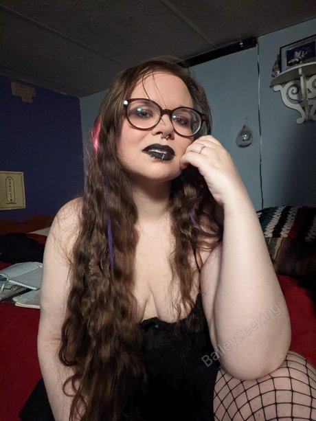 Bailey Seeking model pretty photo