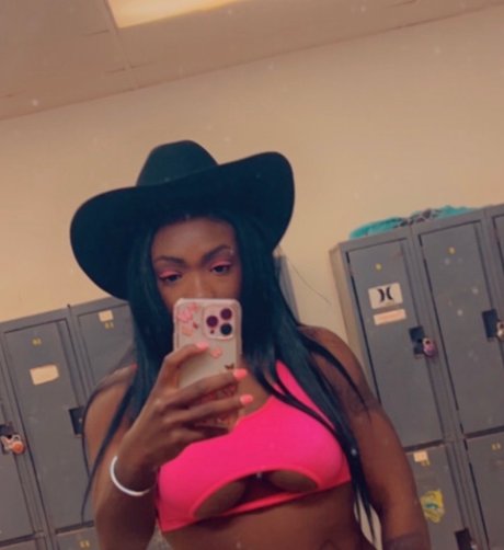 facesitting onlyfans naked images