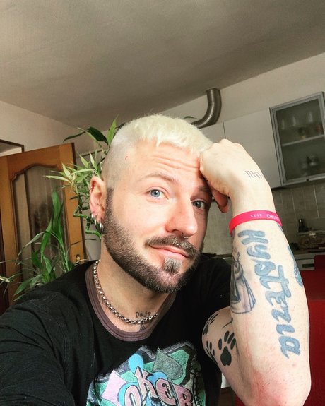 MattyBA nude pornstar pictures