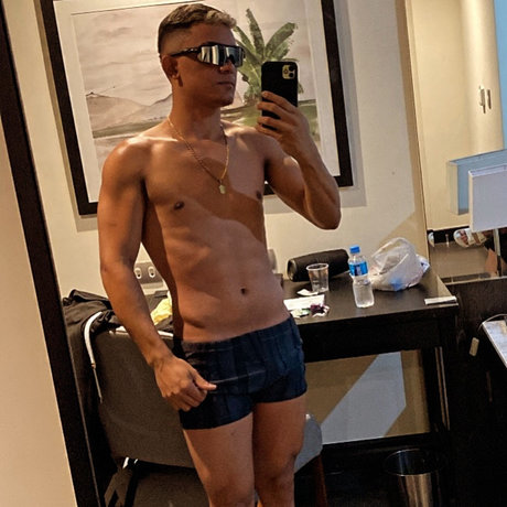 Matews Dias hot model image