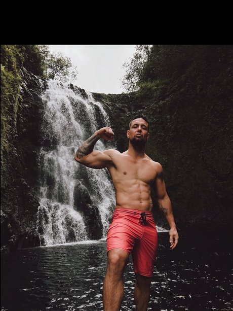 MasterMind Visuals sexy model img