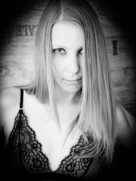 Beautiful Missy exclusive model pic