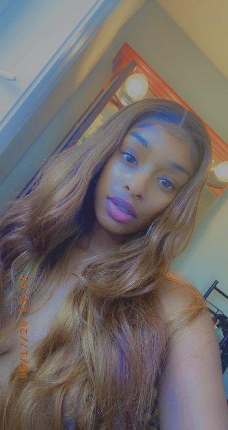 BeautifulVixen adult actress photo