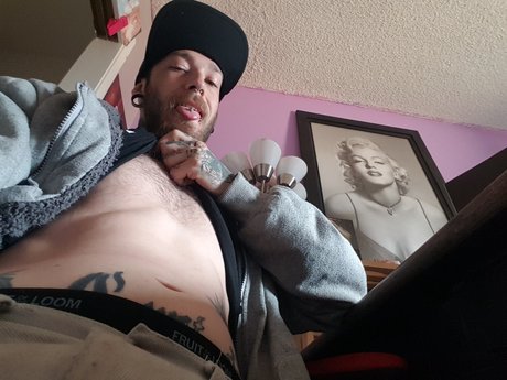 skinny shemale onlyfans pretty image