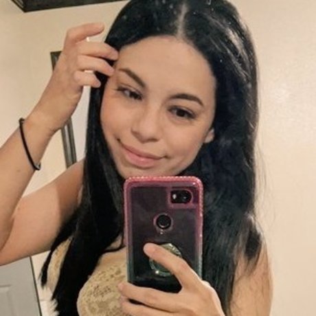 Maribel nude model pics