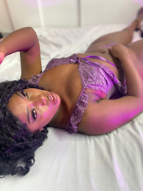 Bella Avila star nude pictures