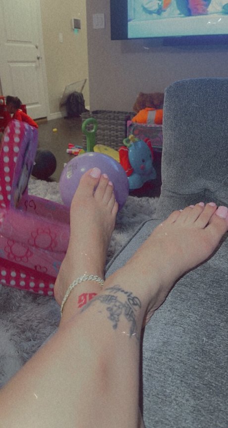 Exotic Babe beautiful model img