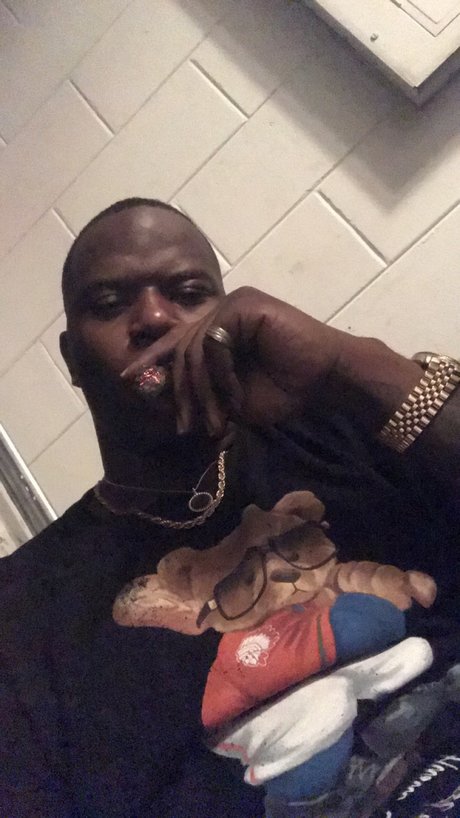 BeetlesX3 model nudes img