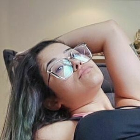 female influencer onlyfans nudes picture