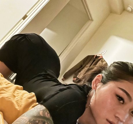 asian influencer onlyfans hd photo