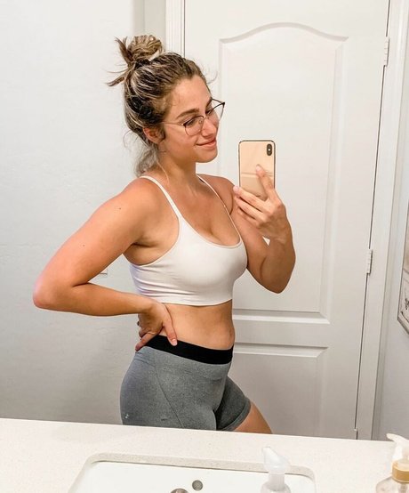 HayliNic nude model picture