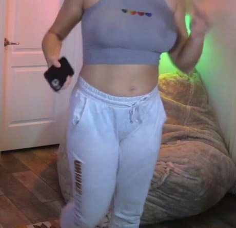 HayliNic model exclusive archive