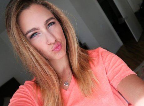 HayliNic hd model picture