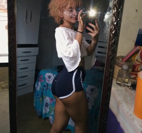 Stherx Monteiro model naked images