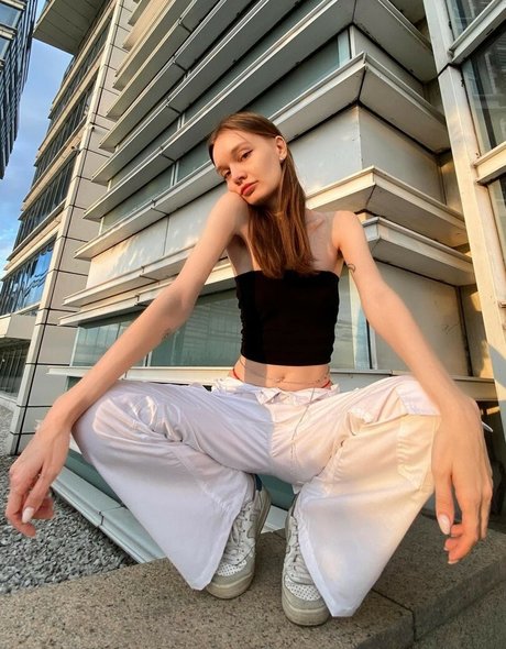 litlonn model pornographic photos