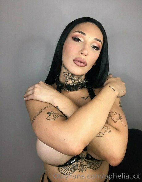 goth threesome onlyfans art nude pic