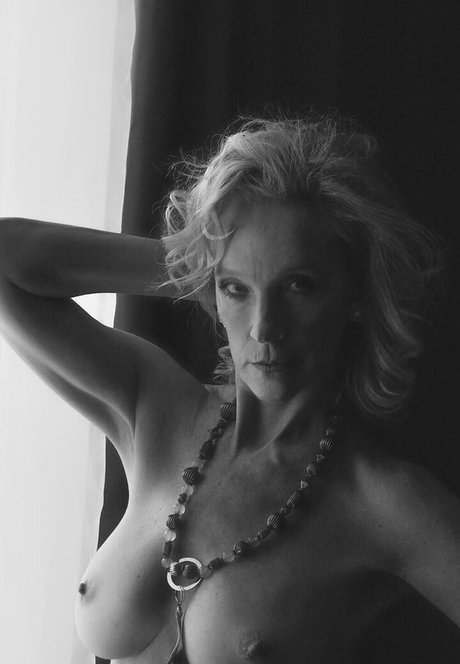 Elena Luneva erotic actress image