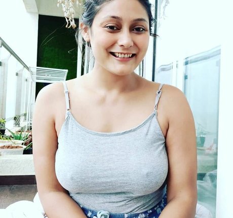 Real Goddessanna model top pic