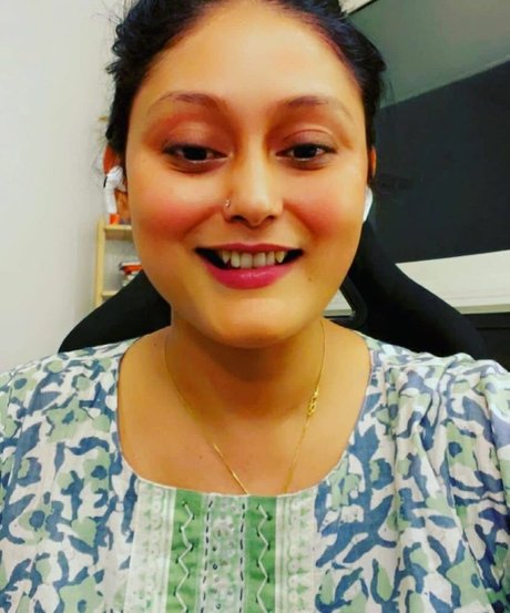 Real Goddessanna model top img