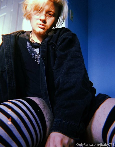 jbaby718 naked model img