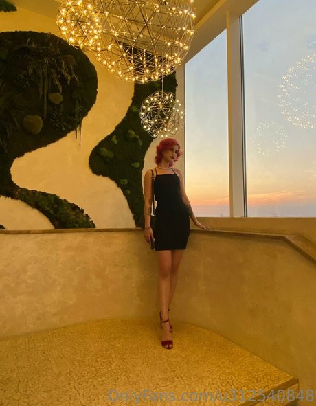 linda dragon model beautiful image