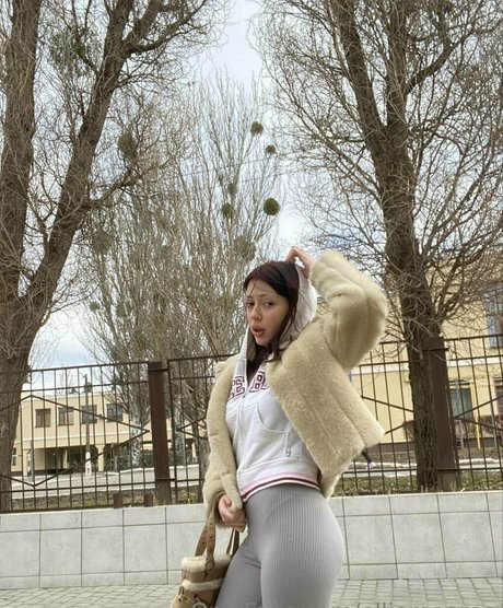 elliemooree pornstar hot photos