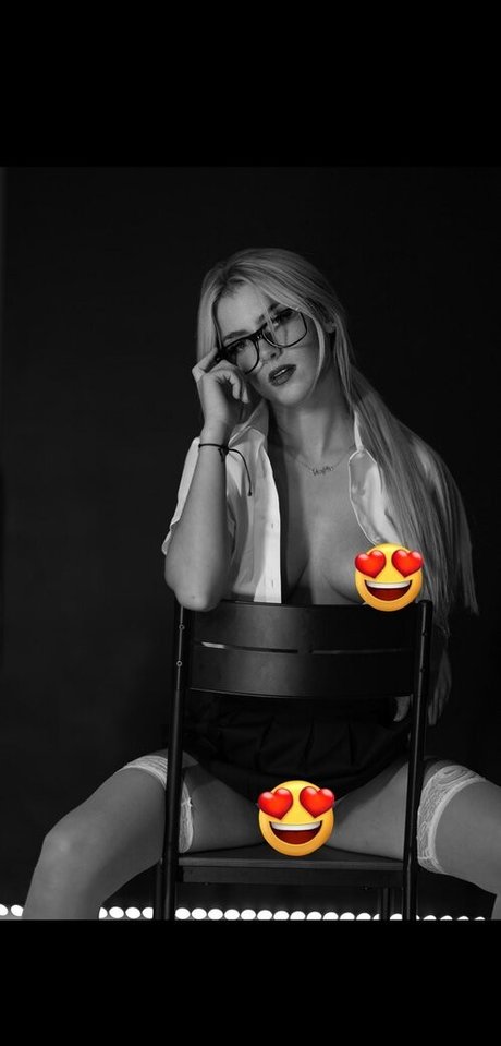 hottest young onlyfans erotic images