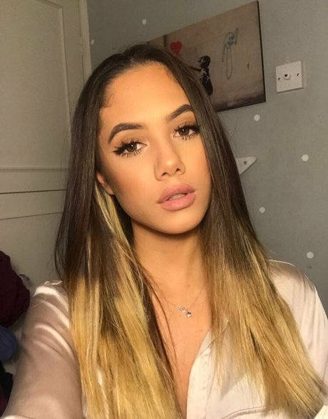 Saoirse Alicia Behzadi free pornstar gallery