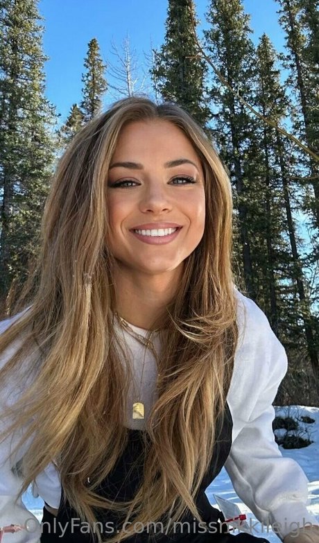 missnikkileigh model beautiful image