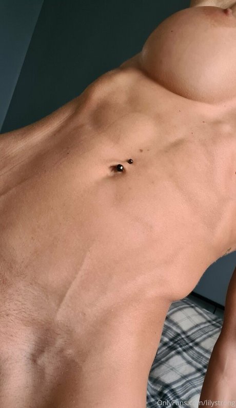 lilystrongfree model pics