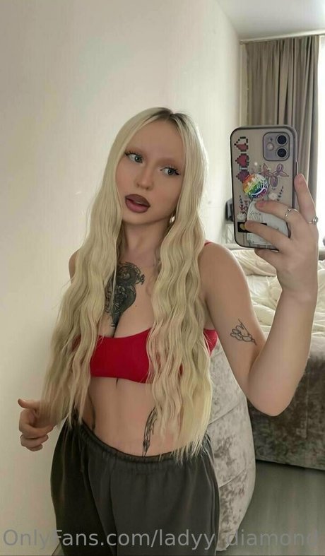 ladyy diamond naked model images