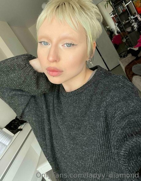 ladyy diamond model nice image